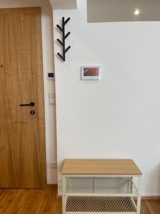 Apartment 1,5-zimmer, Ausgestattet, 4 Pers, Souterrain *