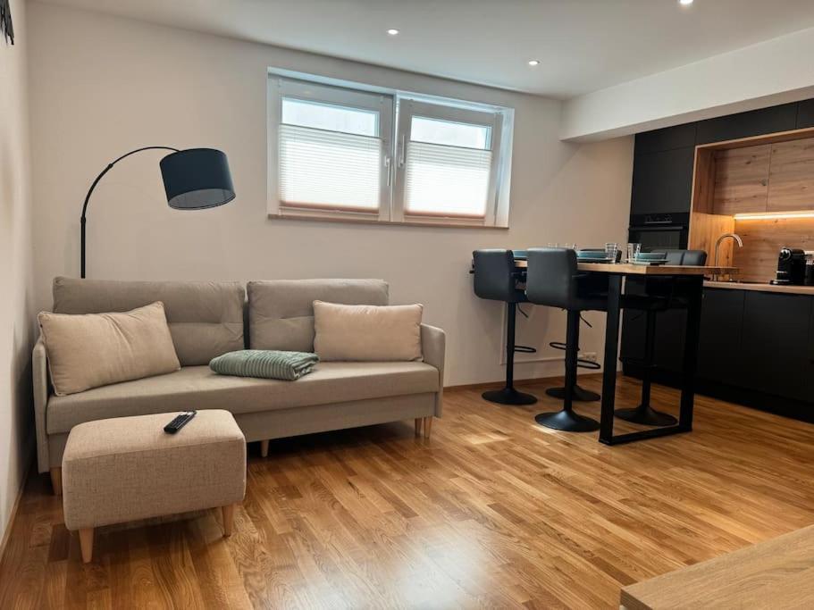 Apartment 1,5-zimmer, Ausgestattet, 4 Pers, Souterrain