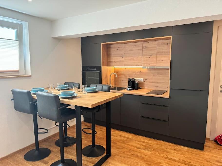 Apartment 1,5-zimmer, Ausgestattet, 4 Pers, Souterrain Flintsbach